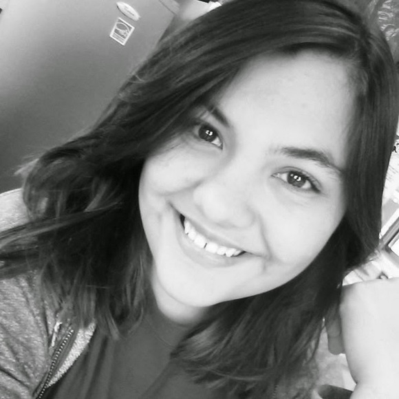 Meet your Posher, Sarah - Picture 1 of 1